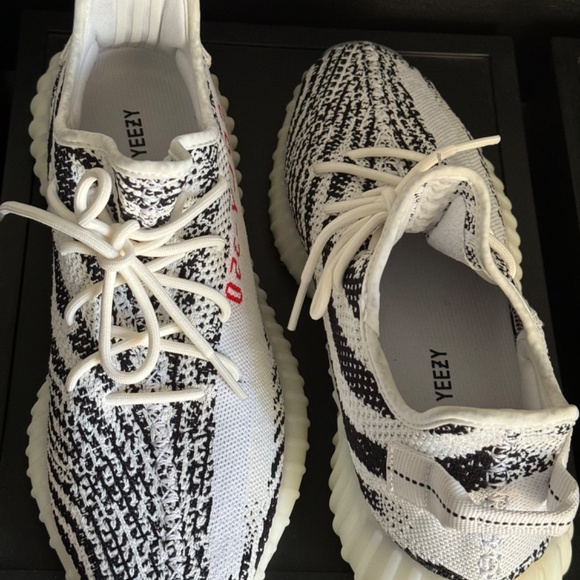 Yeezy boost 350 zebras 10.5 main image 4